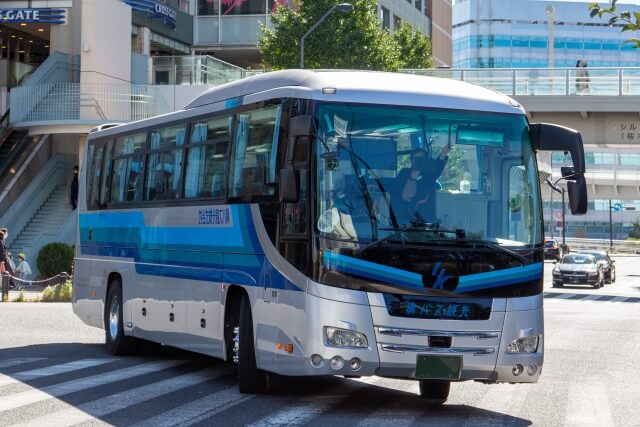 横浜観光に適したマイクロバスの特徴